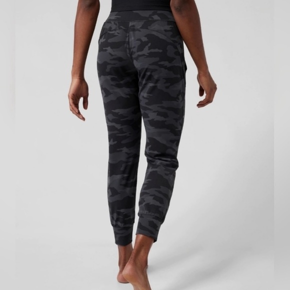 Athleta Salutation Camo Jogger - Picture 2 of 10